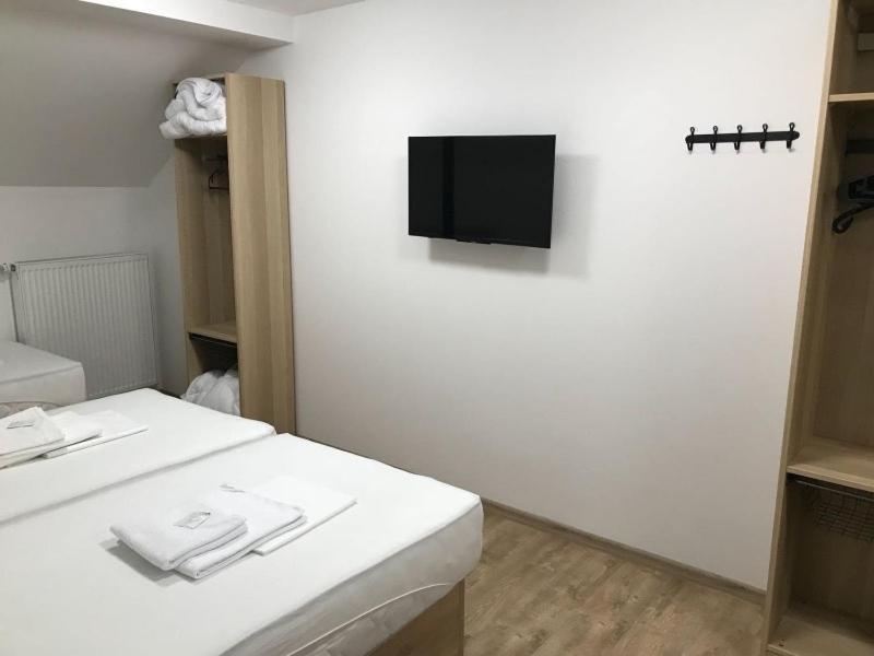 Sobe Zimmer Frei Pozega Exteriör bild