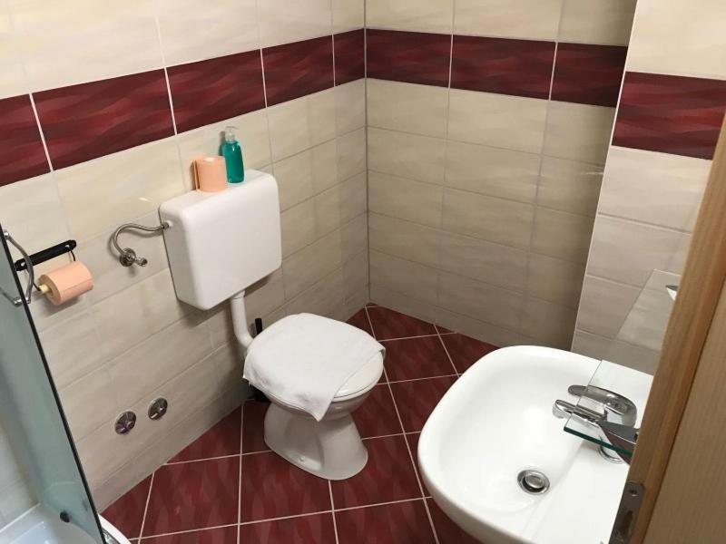 Sobe Zimmer Frei Pozega Exteriör bild