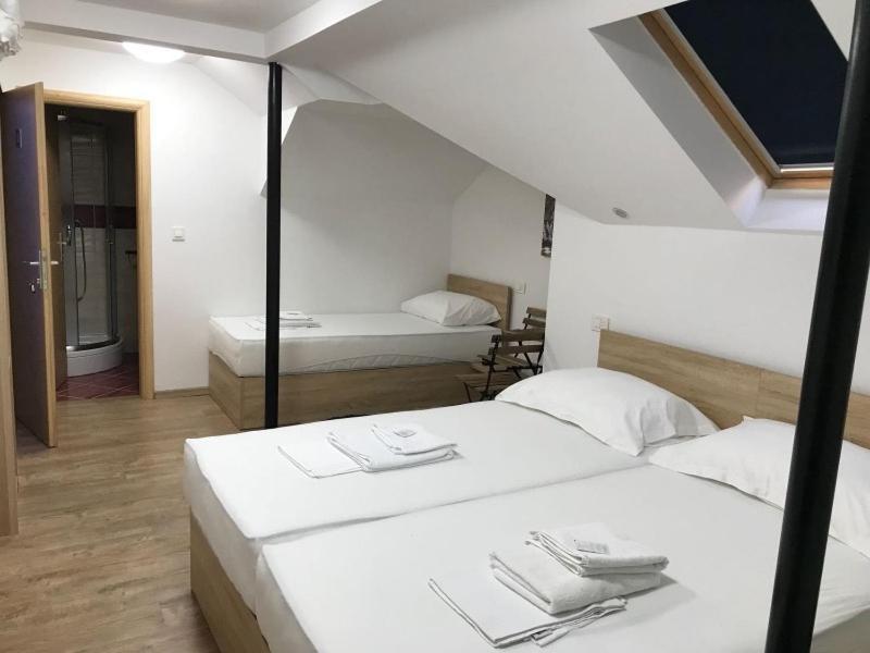 Sobe Zimmer Frei Pozega Exteriör bild