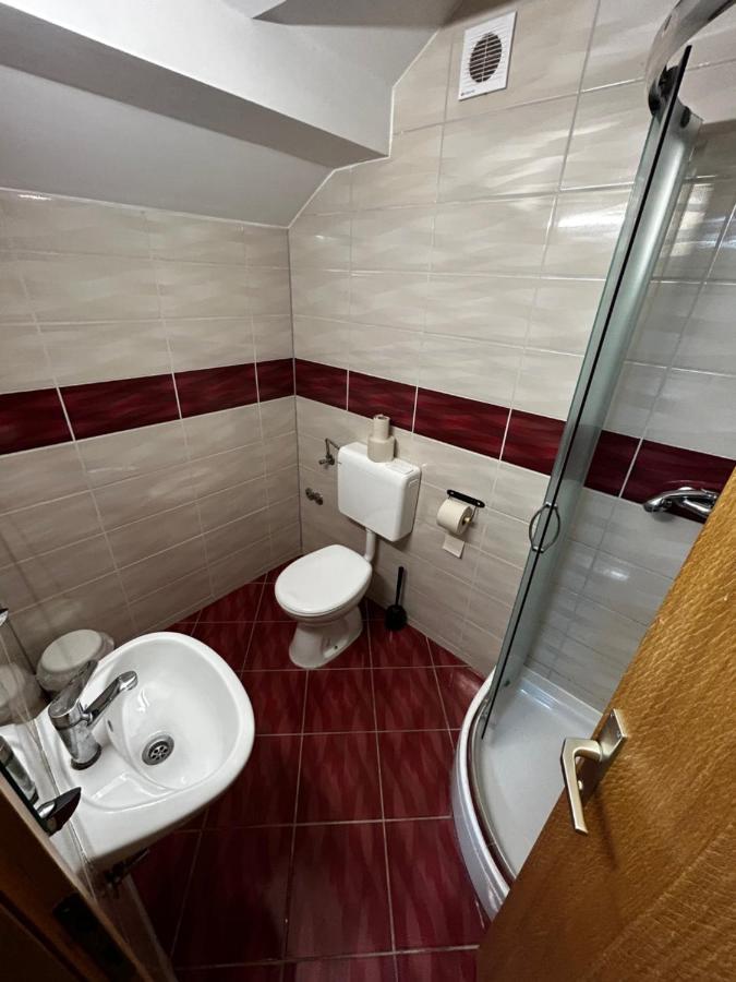 Sobe Zimmer Frei Pozega Exteriör bild