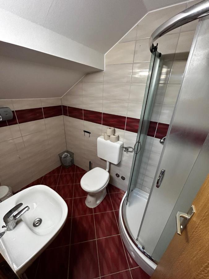 Sobe Zimmer Frei Pozega Exteriör bild