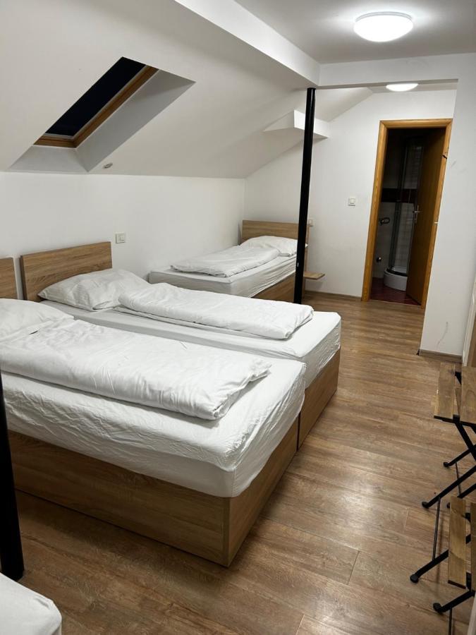 Sobe Zimmer Frei Pozega Exteriör bild