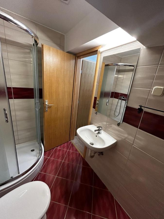 Sobe Zimmer Frei Pozega Exteriör bild