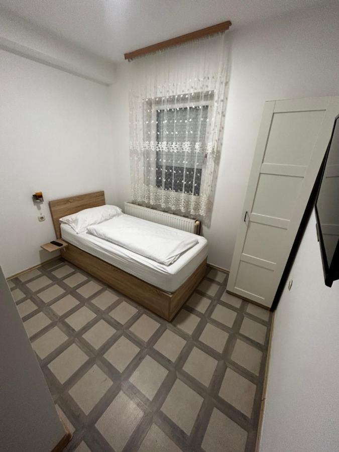 Sobe Zimmer Frei Pozega Exteriör bild