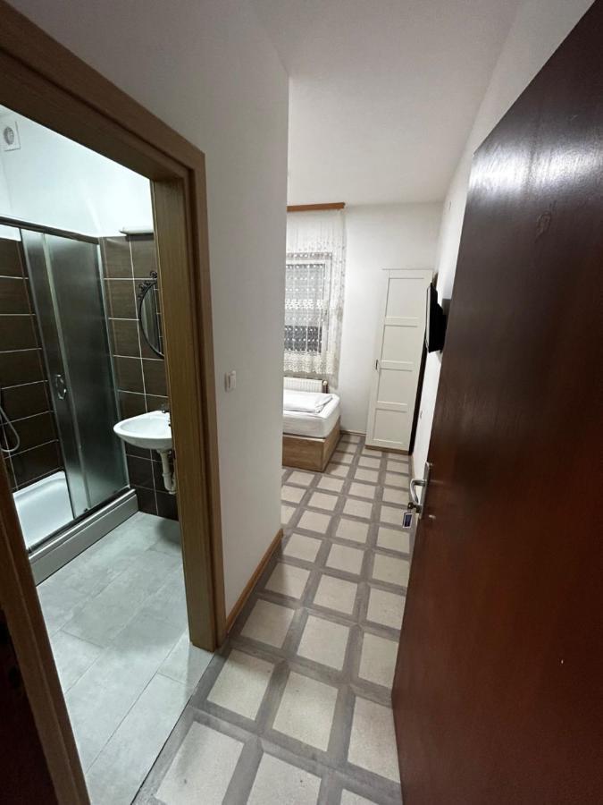Sobe Zimmer Frei Pozega Exteriör bild