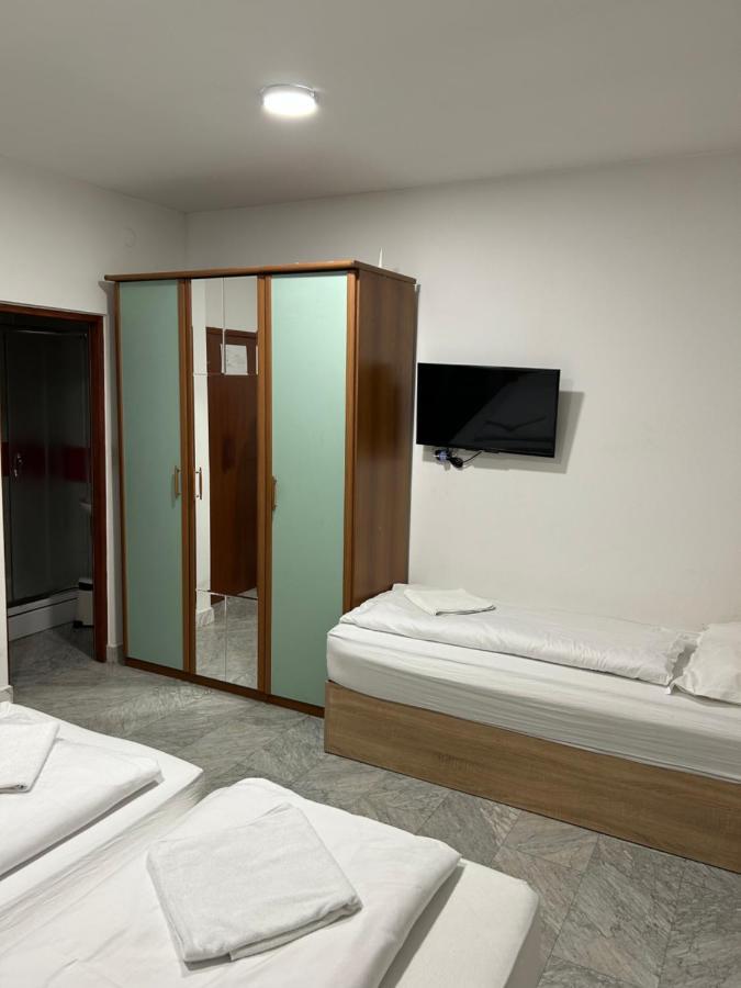 Sobe Zimmer Frei Pozega Exteriör bild