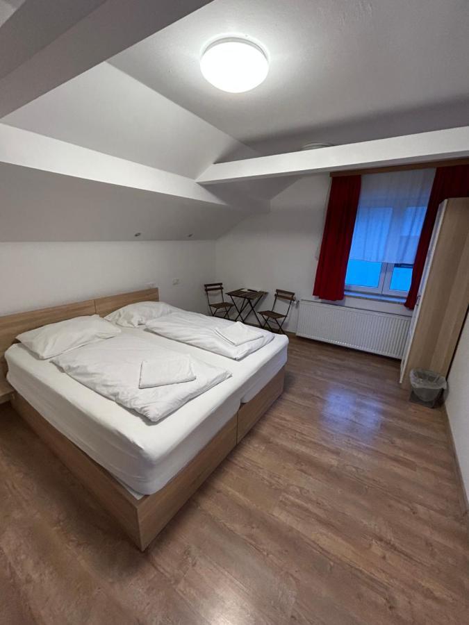 Sobe Zimmer Frei Pozega Exteriör bild