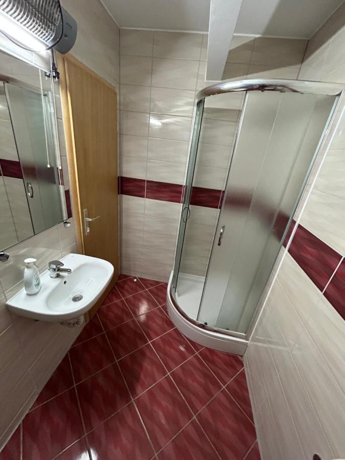Sobe Zimmer Frei Pozega Exteriör bild