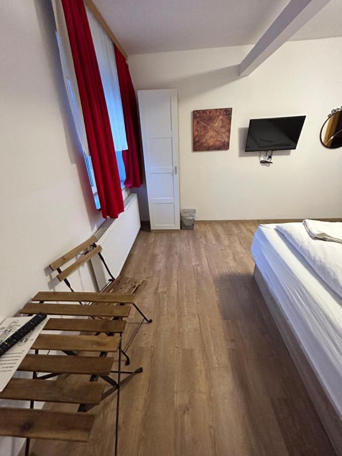 Sobe Zimmer Frei Pozega Exteriör bild