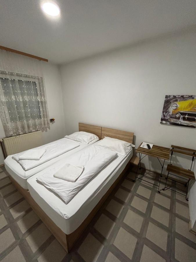 Sobe Zimmer Frei Pozega Exteriör bild