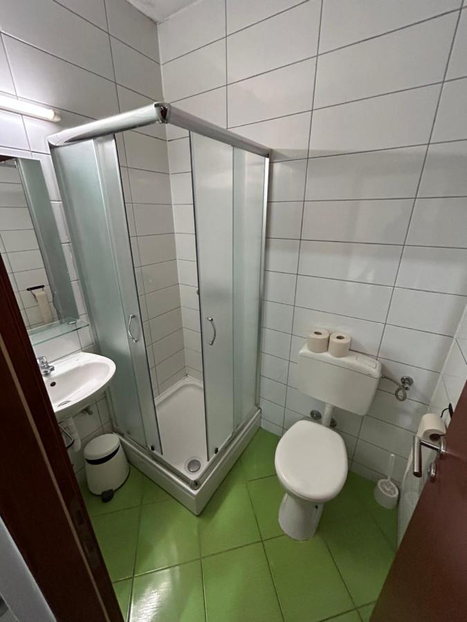 Sobe Zimmer Frei Pozega Exteriör bild