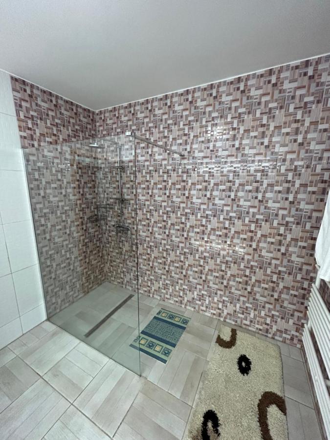 Sobe Zimmer Frei Pozega Exteriör bild