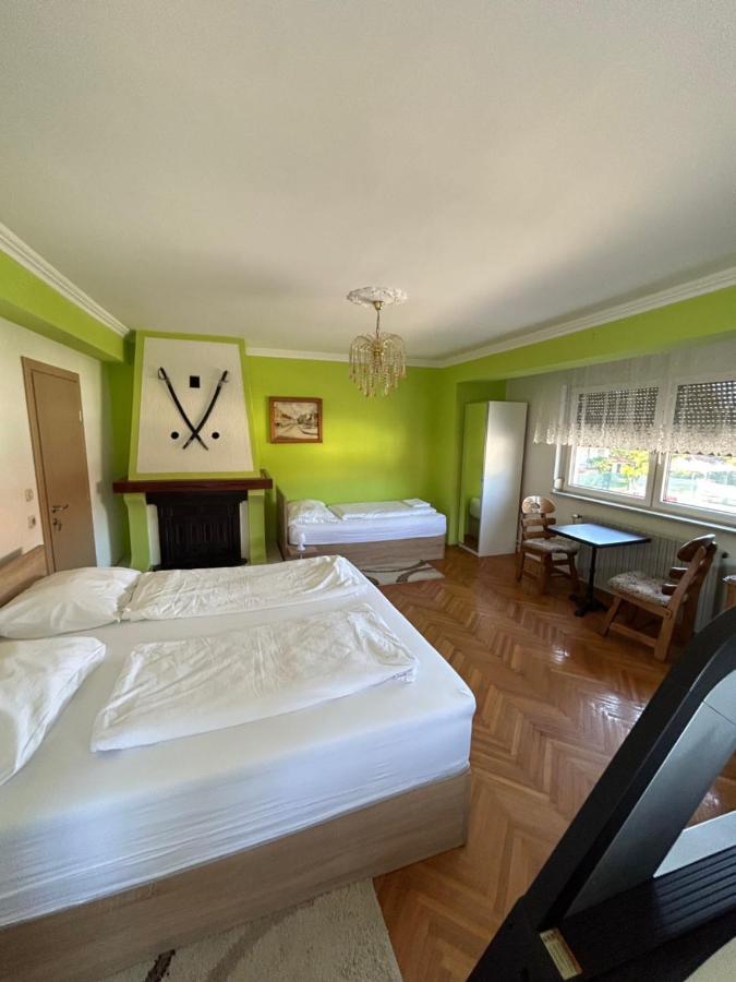 Sobe Zimmer Frei Pozega Exteriör bild