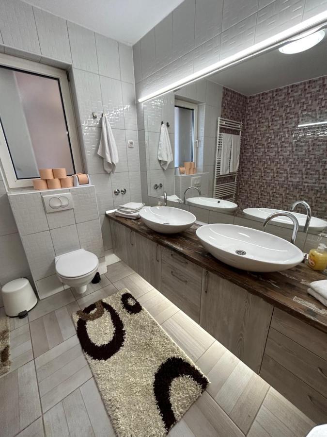 Sobe Zimmer Frei Pozega Exteriör bild