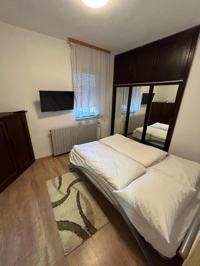 Sobe Zimmer Frei Pozega Exteriör bild